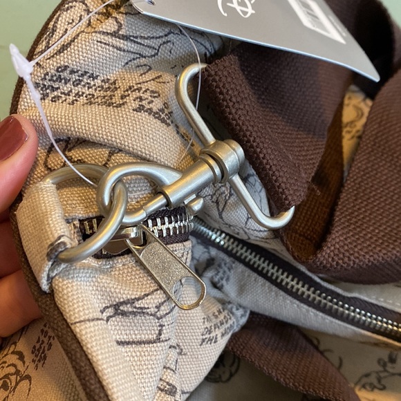 NWT Mickey Mouse Artist Drawing duffle bag - Picture 9 of 11